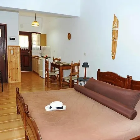 Apartament (30 M²) W Okolicy Z 1 Sypialniami I 1 łazienkami Avía